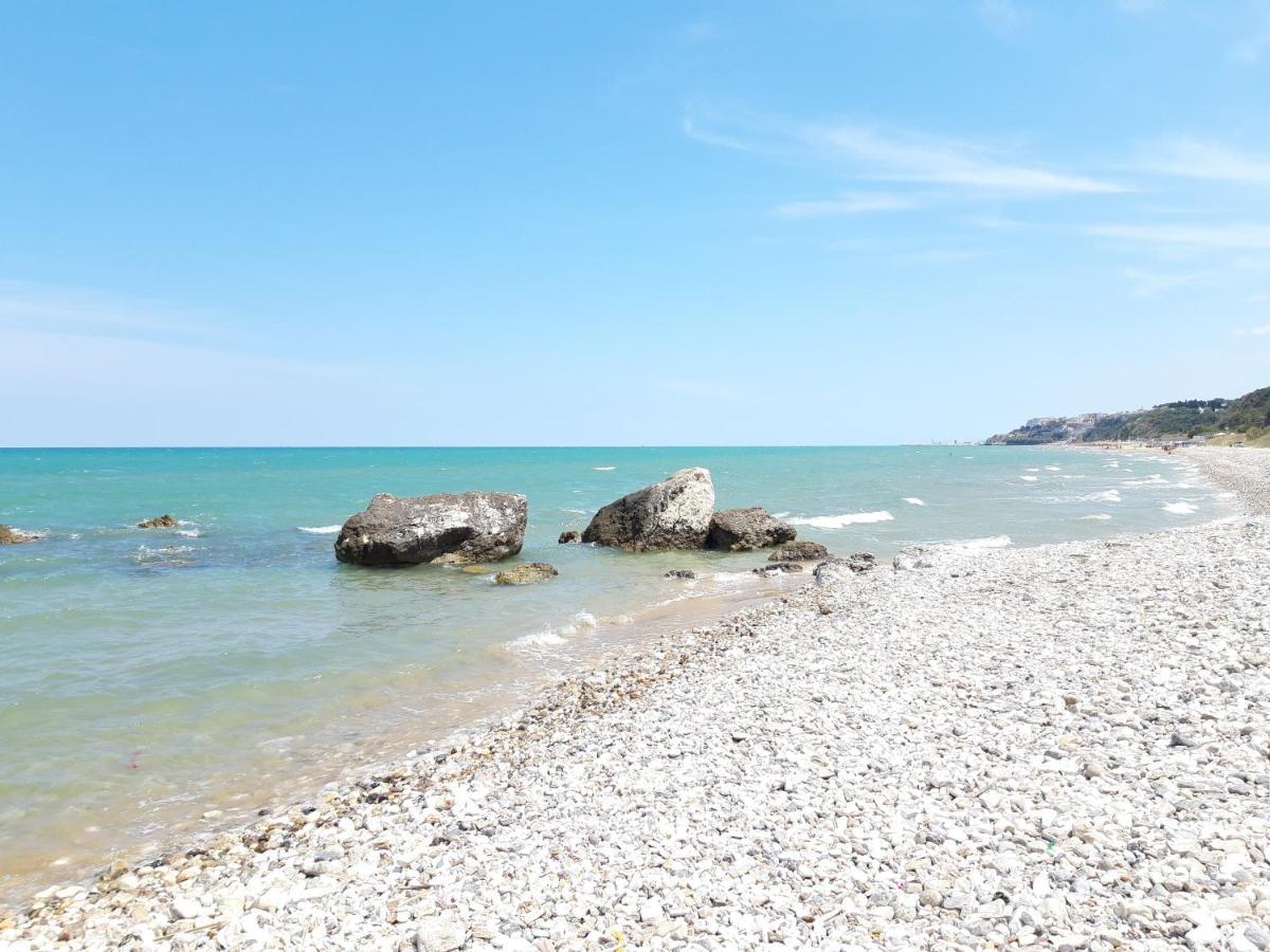 Casa Vacanze Residence Le Dune Foce Varano Esterno foto